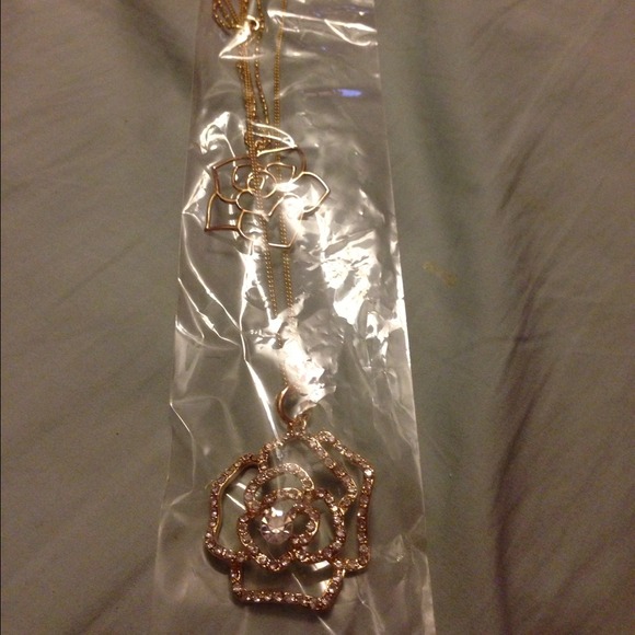 Gold like necklace😀