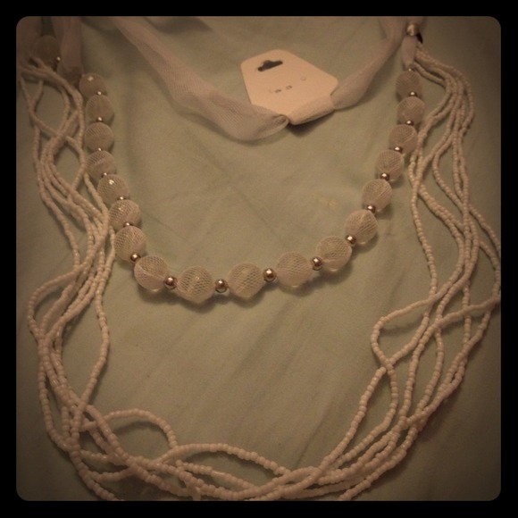 White beads necklace😄