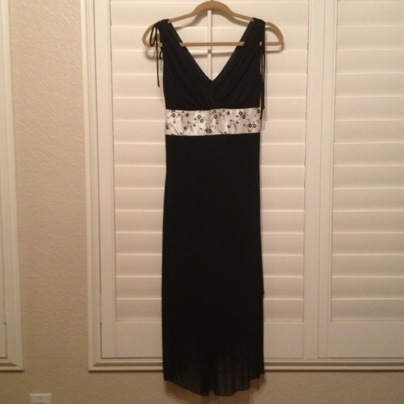 SOLD 👉Familystone1313*** black dress
