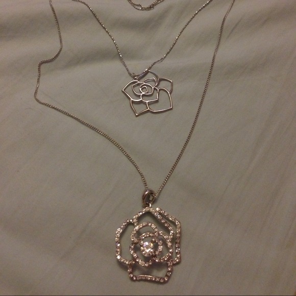 🌸☺Silver like necklace☺🌸