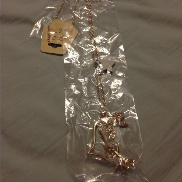 Gold like necklace😃