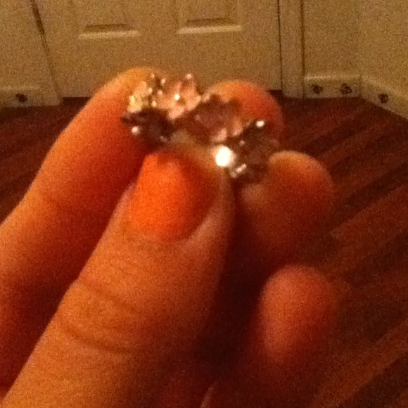 Ring - Picture 2 of 4