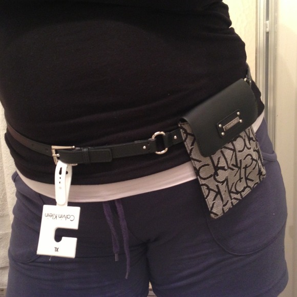 🐾Sold @lakaya1990🐾Calvin Klein belt w/pouch
