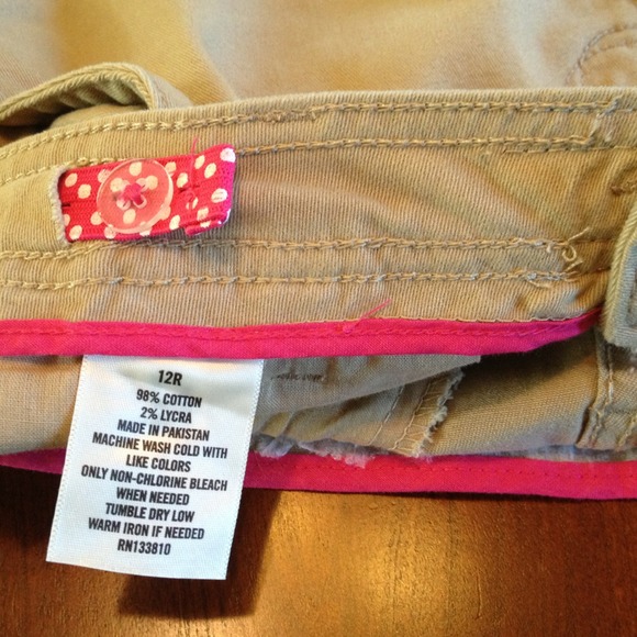 SOLD Out 🎈🎈Nice Kaki pants for Girls NWOT - Picture 3 of 3