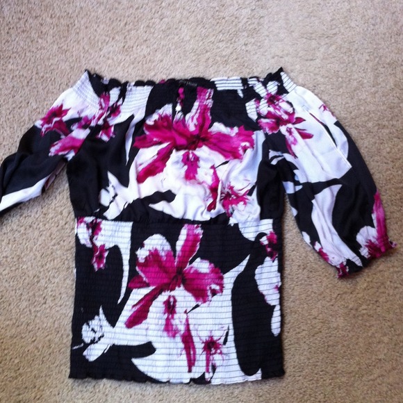 SOLD!!!!!! Pretty Blouse