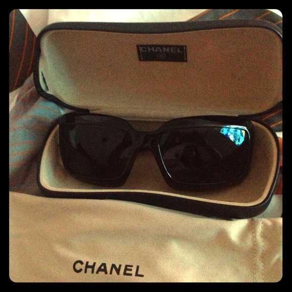 🍁Reserved🍁Authentic Chanel (MOP) Sunglasses!