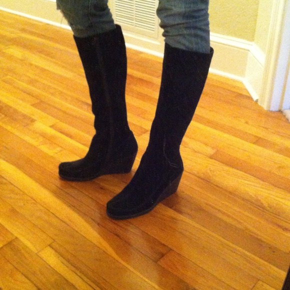 Aerosoles suede boots size 8