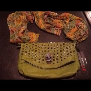 💀Awesome 💀skull purse and scarf bundle!