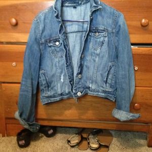 L-XL American Eagle Blue Jean Jacket worn 3 times!