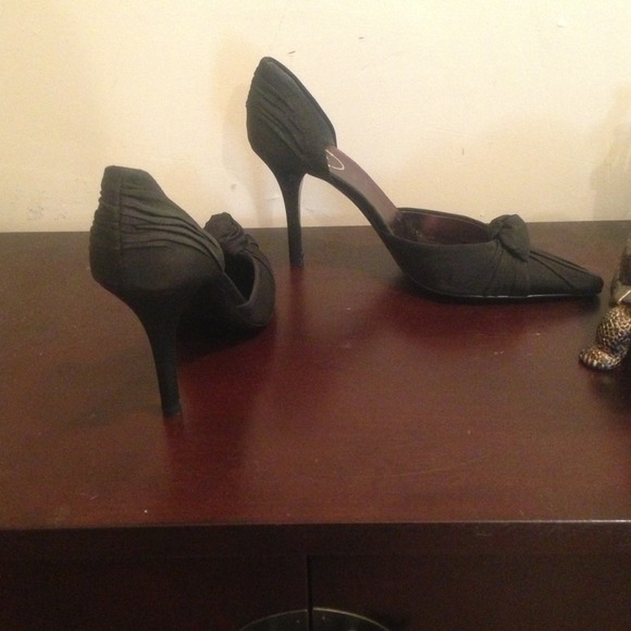 Prada heels - Picture 3 of 3