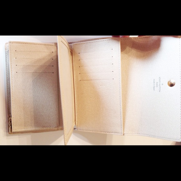 ❌SOLD❌Louis Vuitton Damier Azur wallet - Picture 3 of 4