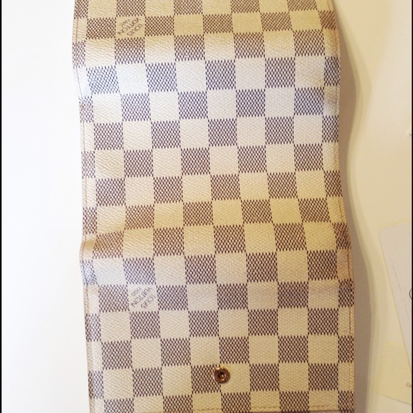 ❌SOLD❌Louis Vuitton Damier Azur wallet - Picture 4 of 4