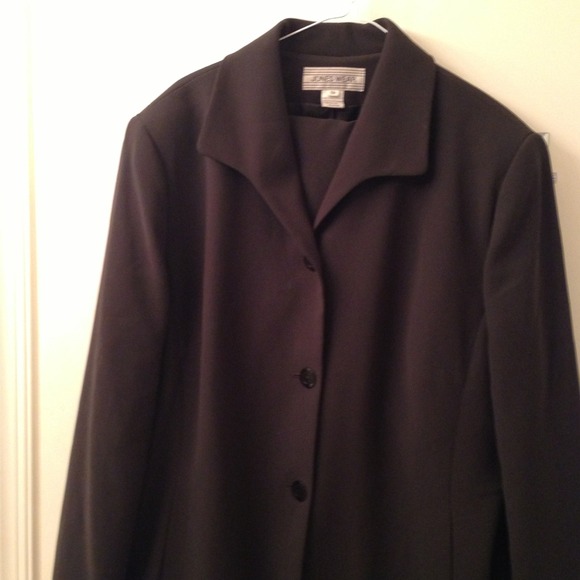 bundle for @gardengirl414 Black, beige, grey suit