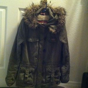 Very cozy cute hollister jacket . Size large