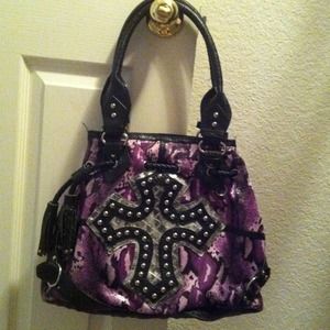 Purple cross purse from Buckle.