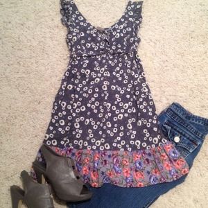 👠SOLD IN BUNDLE👠Grey top or short dress.