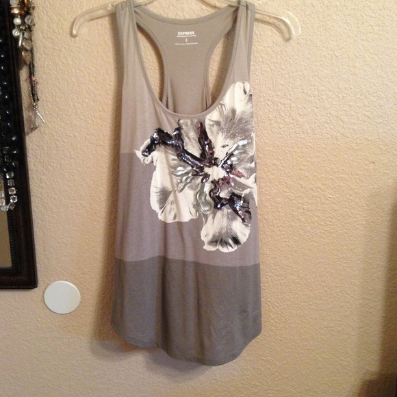 Express tank top. Size: M Gray w/ hibiscus flower