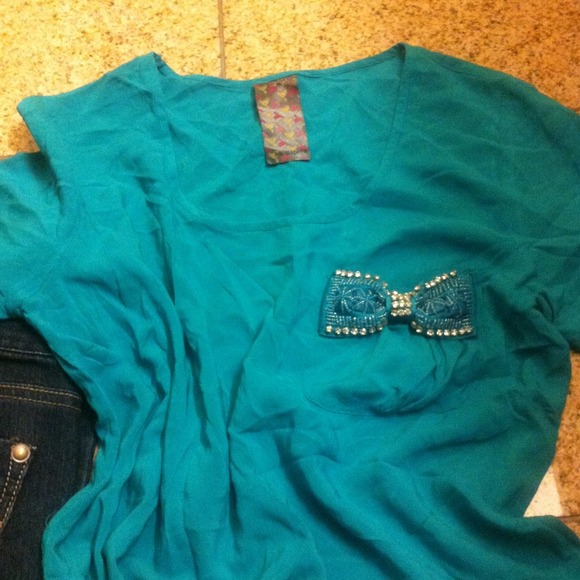 ⛔SOLD⛔Bow pocket shirt - Picture 3 of 4