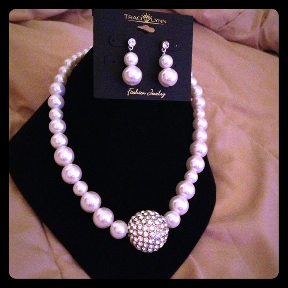 Traci Lynn Pearl Rock Necklace and earrings set