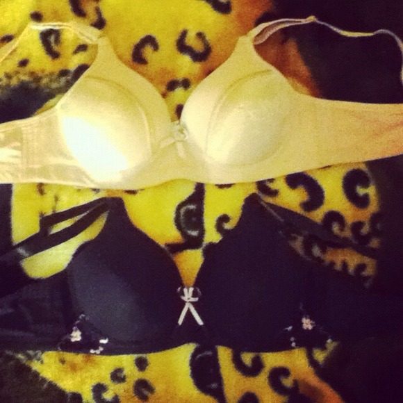 🔴GONE🔴🍒BRAS BRAS BRAS🍒 - Picture 1 of 3