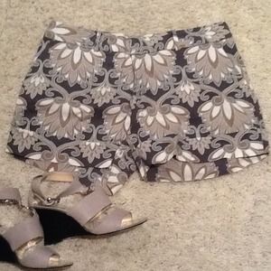 ❤SOLD❤Flower printed shorts.
