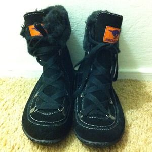 Low cut boots