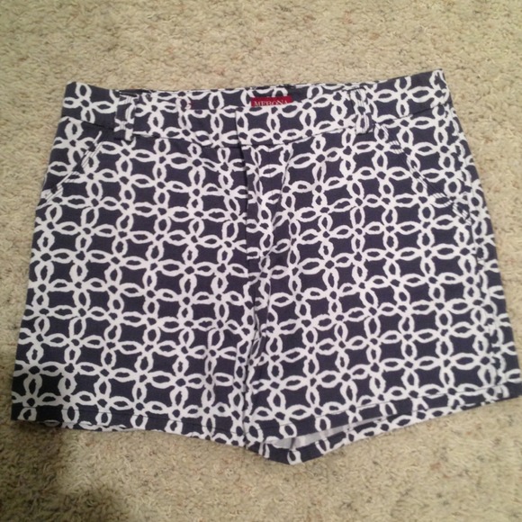 ❤SOLD❤Navy and White Shorts.