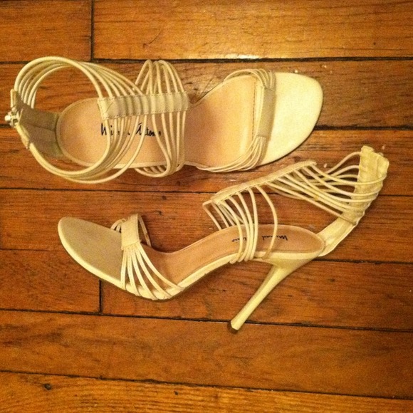 ◻⚪REDUCED⚪◽White Pearl Strappy Sandals sz 6 1/2