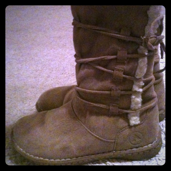Airwalk Tan Warm Tie Boots Perfect for Winter!