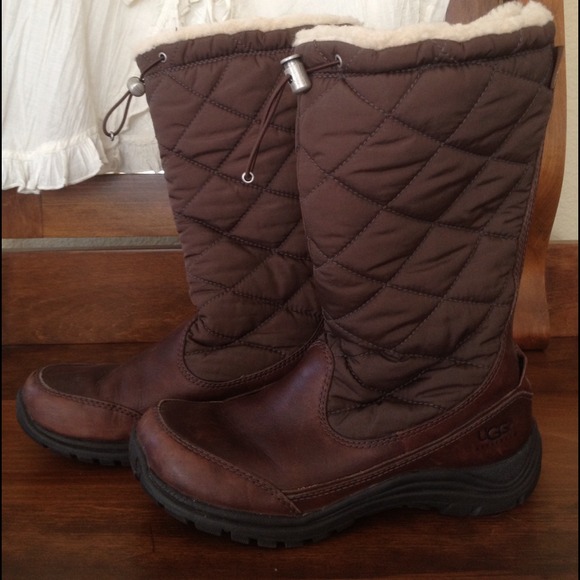 👢SOLD 👢Authentic Snowpeak Waterpr Leather Uggs