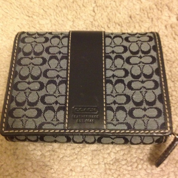Authentic coach wallet!!!