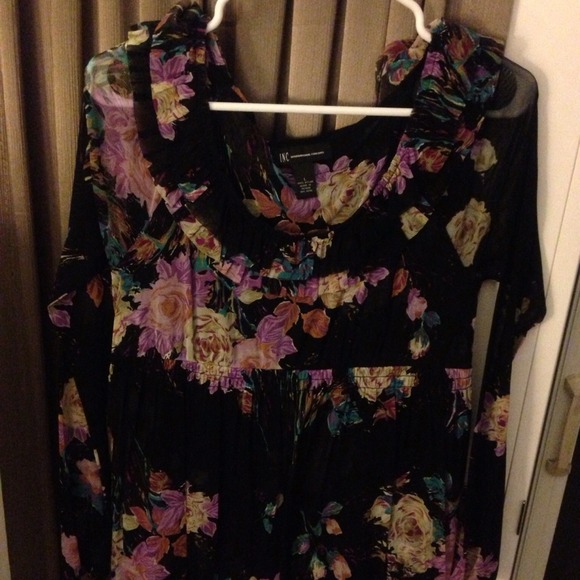 Sheer strechable long sleeve top