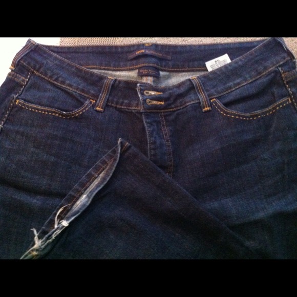 Sold🎉Levi's slender boot jeans