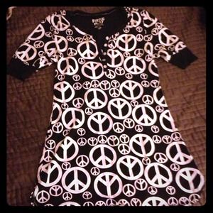 NWOT Peace Sign Nighty
