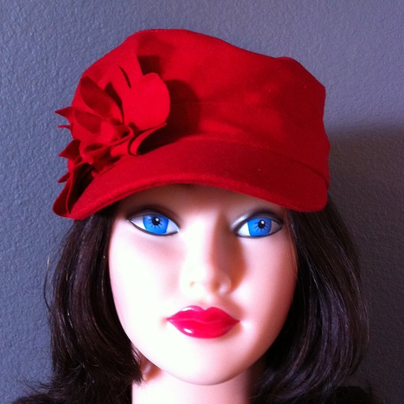 🎀SOLD🎀 Conductors Style Hat w/Flowers