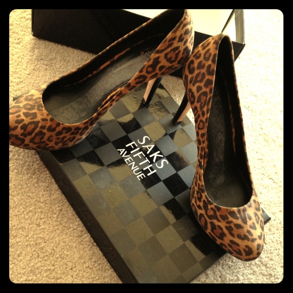 Saks 5th Ave. leather leopard print heels. Sz 7.5