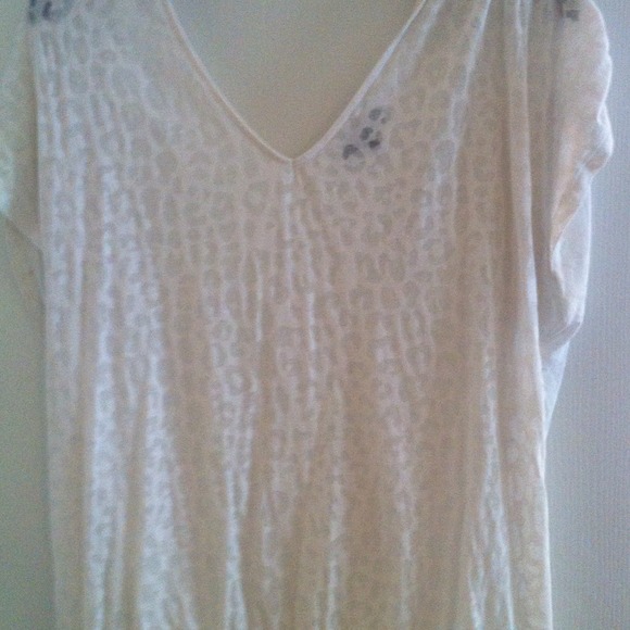 SOLD🎉Short sleeved top from Express