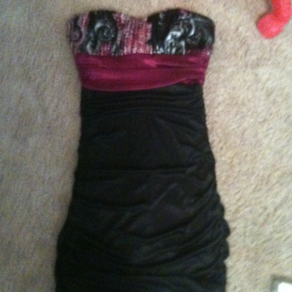 Black and Pink purplish color strapless dress! - Picture 1 of 4