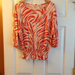 Loose fitting flirty shirt