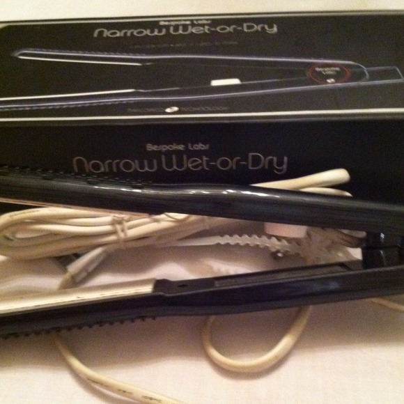 T3 wet dry flat iron like new!  RESERVED✋