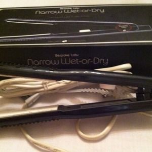 T3 wet dry flat iron like new!  RESERVED✋