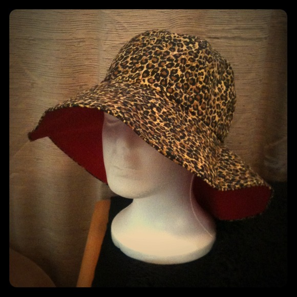 Reversible Waterproof Hat - Animal Print and Red