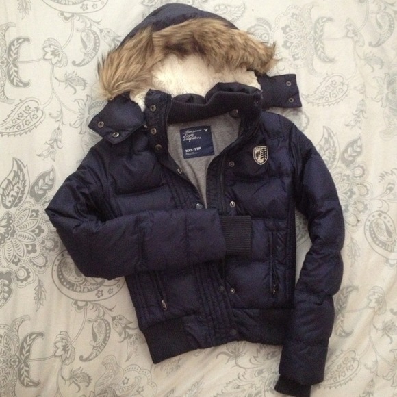💢SOLD💢American eagle puffy jacket