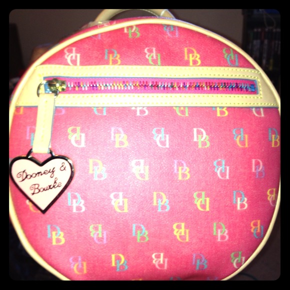 Dooney & Bourke Handbags - Dooney & Bourke pink signature hand bag