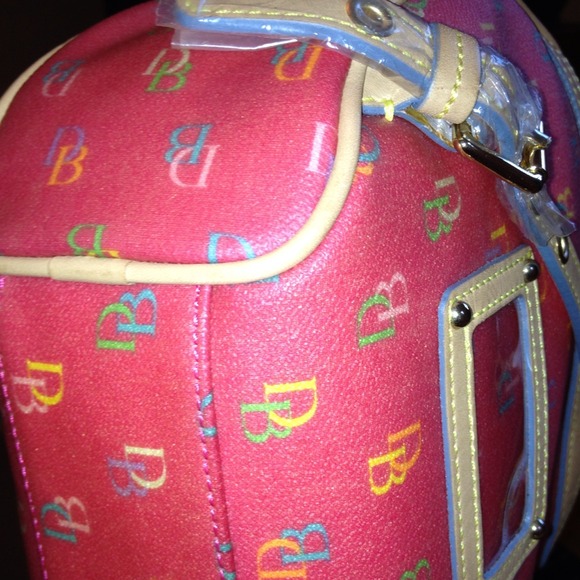 Dooney & Bourke pink signature hand bag - Picture 3 of 3