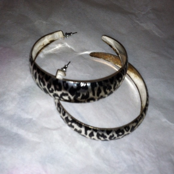 Earring bundle - Picture 2 of 2