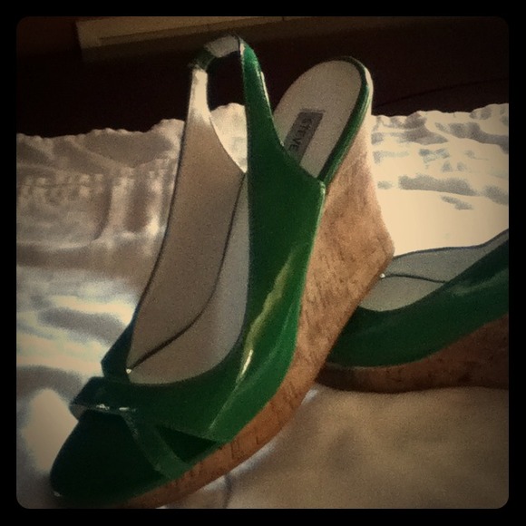 SOLD(Bundle for sarahky79SteveMadden Green wedge