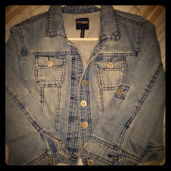 Cropped jean jacket