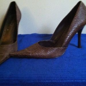 Brown snake skin style pump