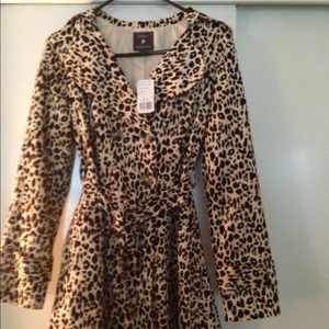 ✨SOLD✨Forever21 Cheetah print trench.